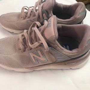 New Balance Blush size 9.5 womens $10